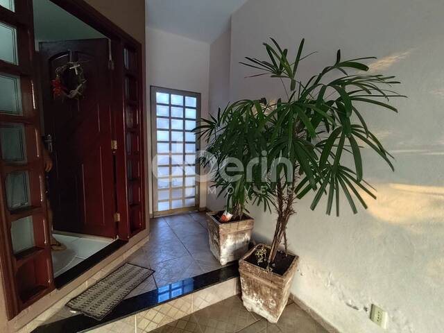 #125 - Casa para Venda em São Carlos - SP