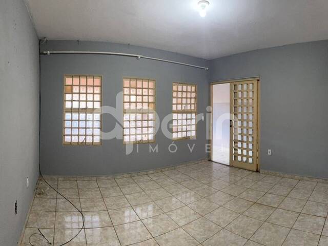 #165 - Casa para Venda em São Carlos - SP