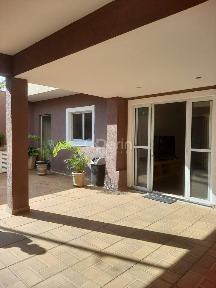 Casa, 3 quartos, 198 m² - Foto 2