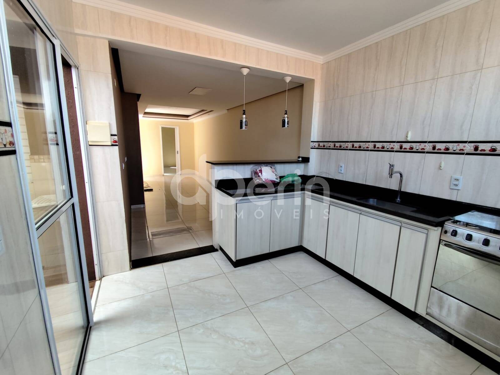 Casa à venda com 3 quartos, 100m² - Foto 3