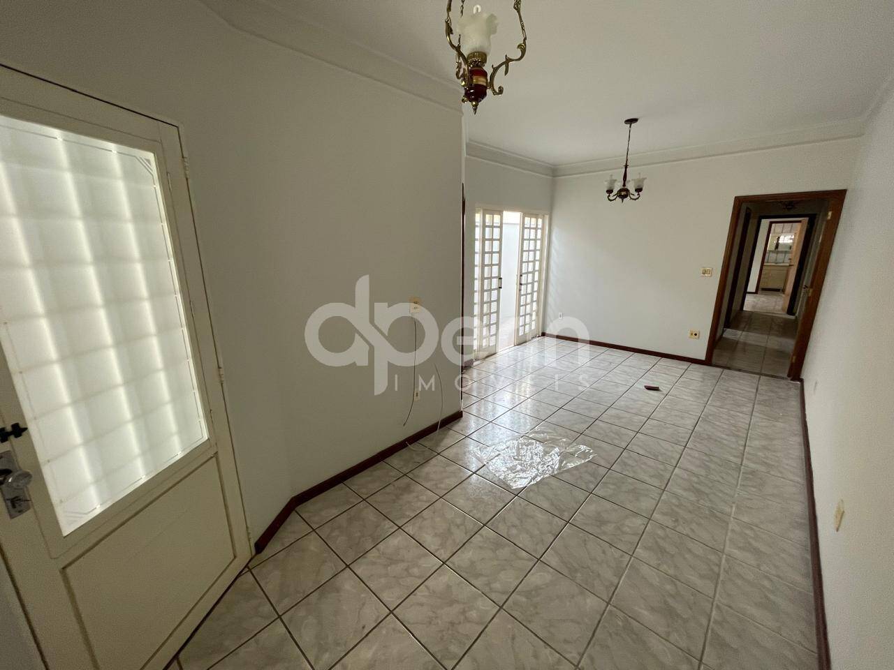 Casa à venda com 2 quartos, 126m² - Foto 4