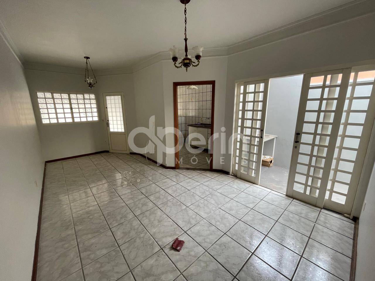 Casa à venda com 2 quartos, 126m² - Foto 3