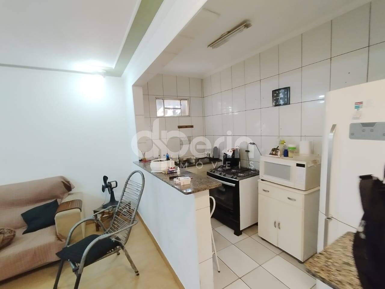 Casa à venda com 2 quartos, 63m² - Foto 4