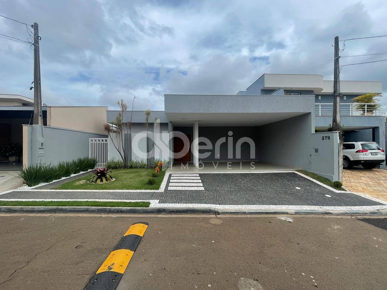 Casa, 3 quartos, 193 m² - Foto 1